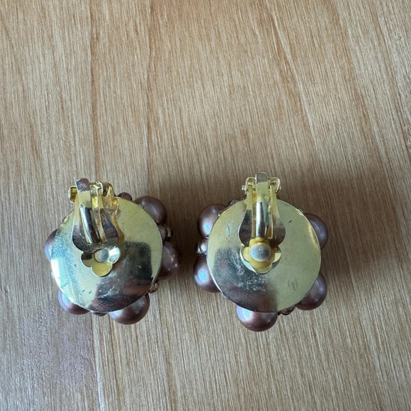 Vintage Coffee Pearl Cluster Clip On Earrings - Picture 4 of 4